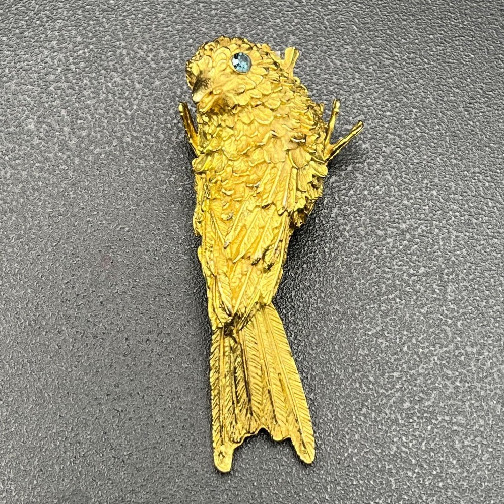 1940s Figural Bird Fur Clip Gold Tone w Blue Rhinestone Eye Vintage